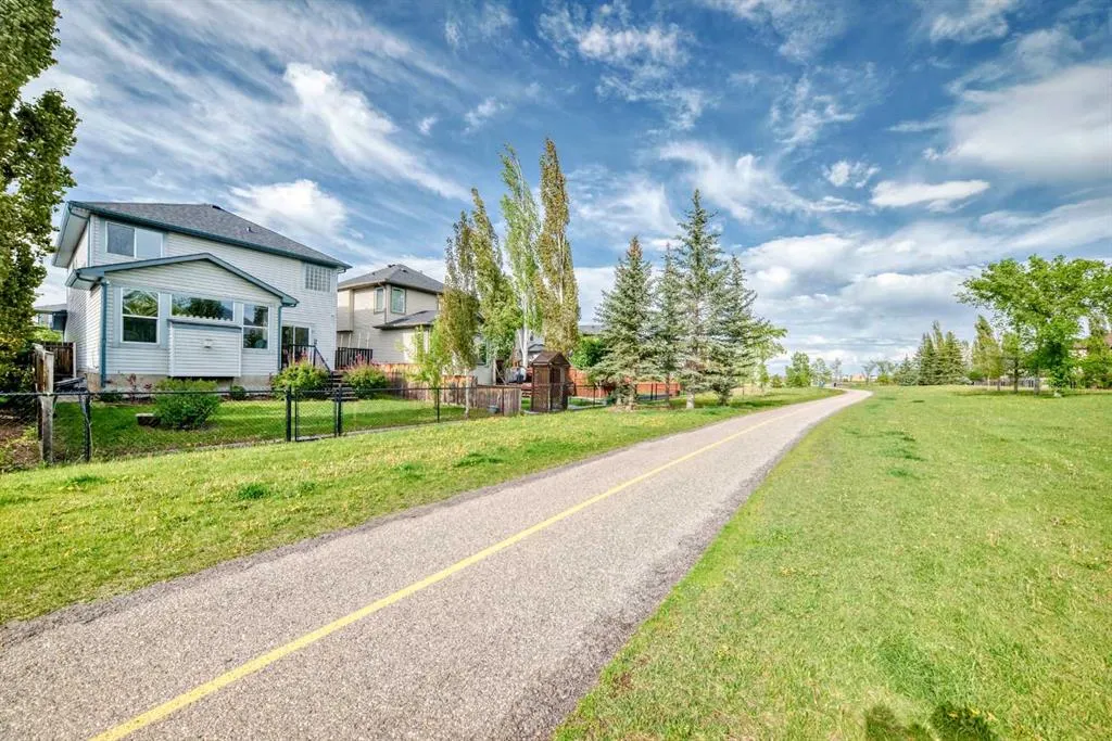 174 Brightonstone Landing SE