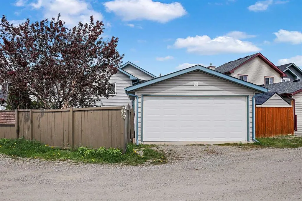 272 Saddlemead Road NE