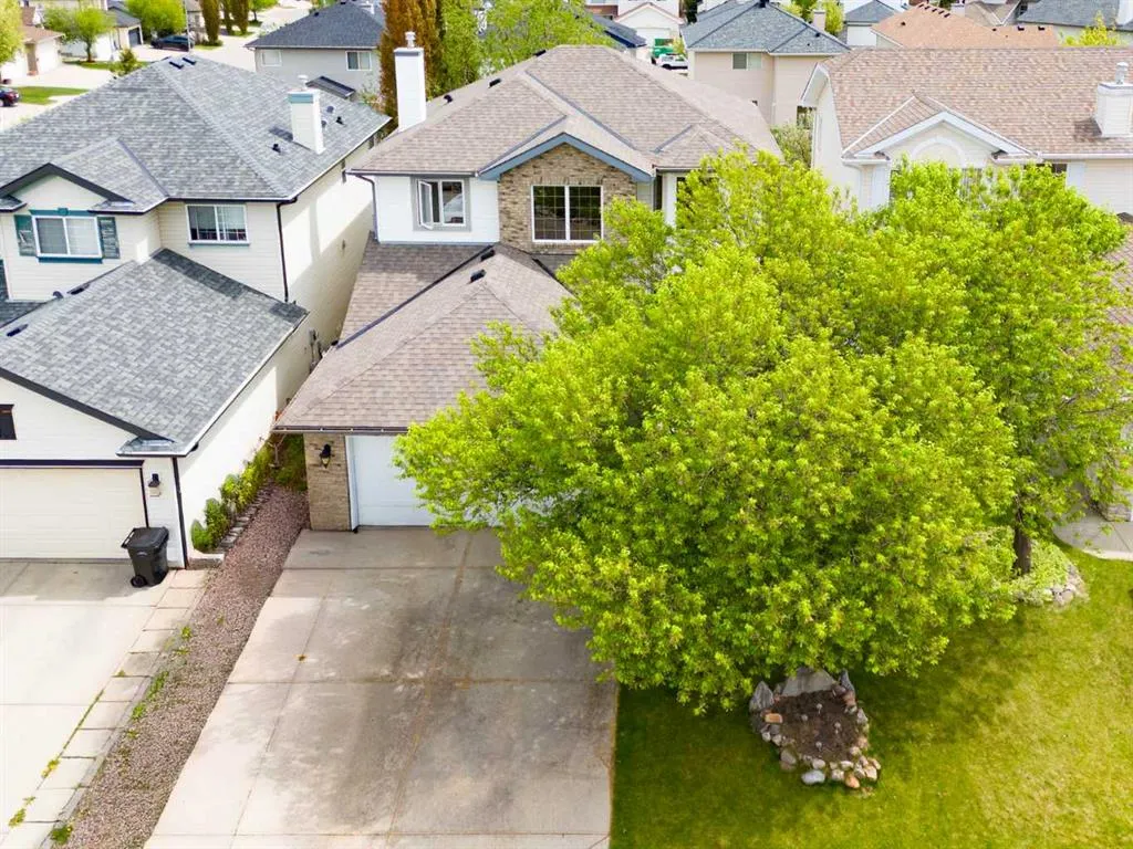 175 Panorama Hills Close NW