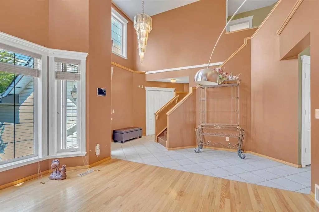 175 Panorama Hills Close NW