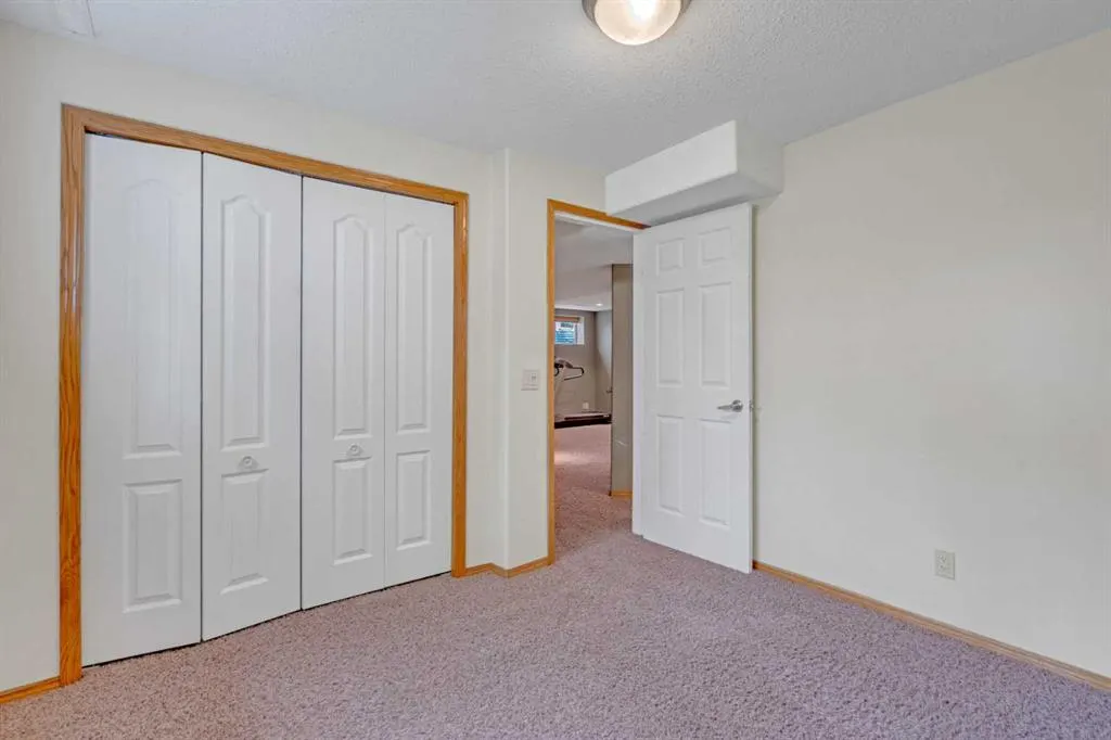 175 Panorama Hills Close NW