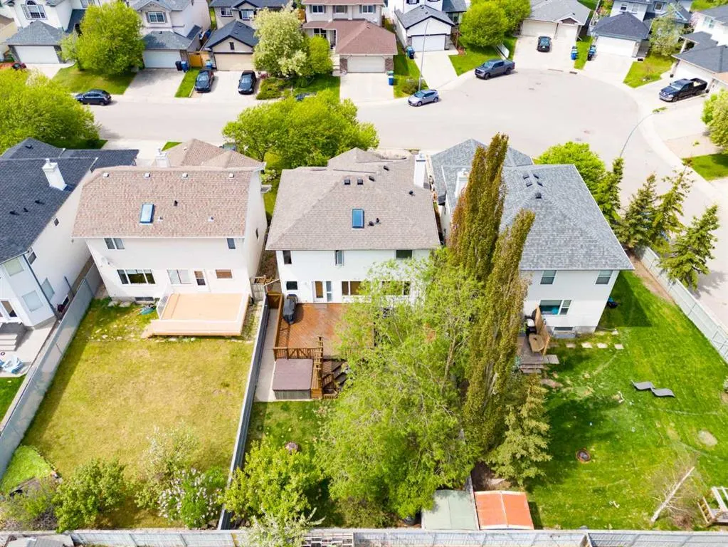 175 Panorama Hills Close NW