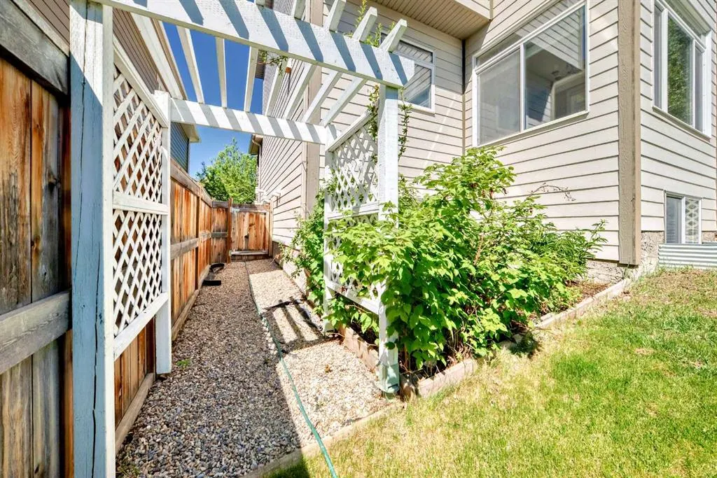 106 Panatella View NW