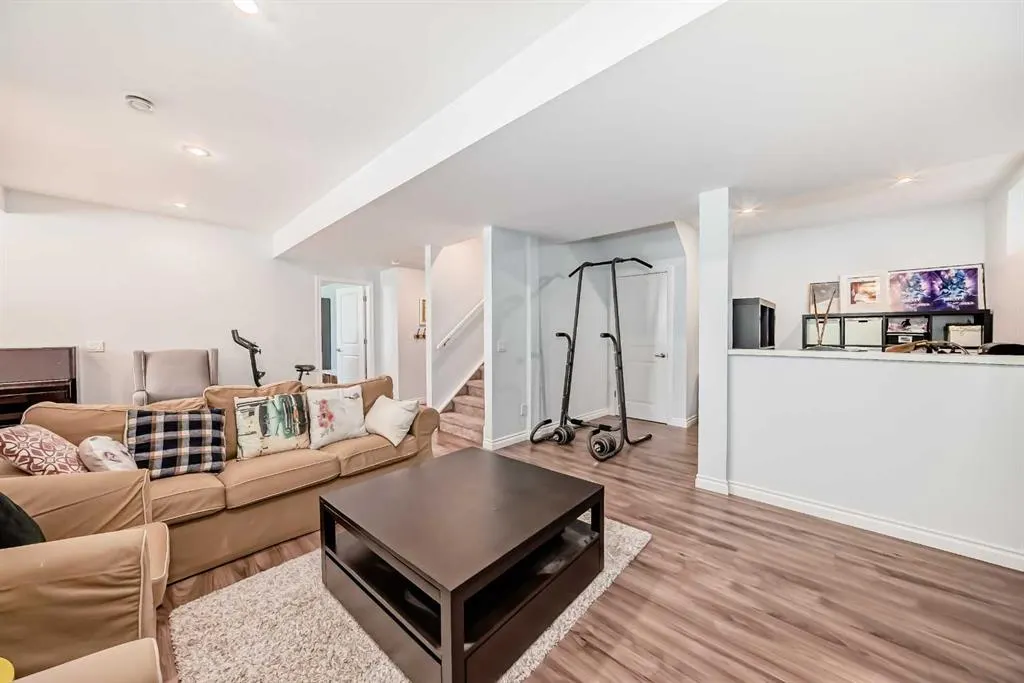 106 Panatella View NW