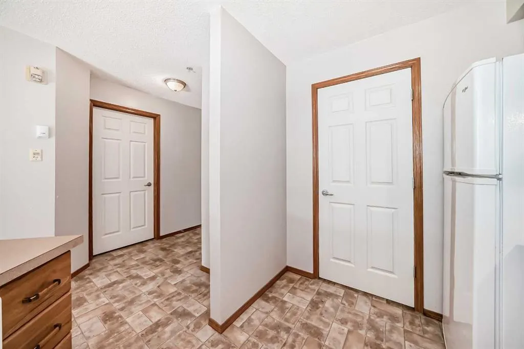 950 Arbour Lake Road NW, #1215