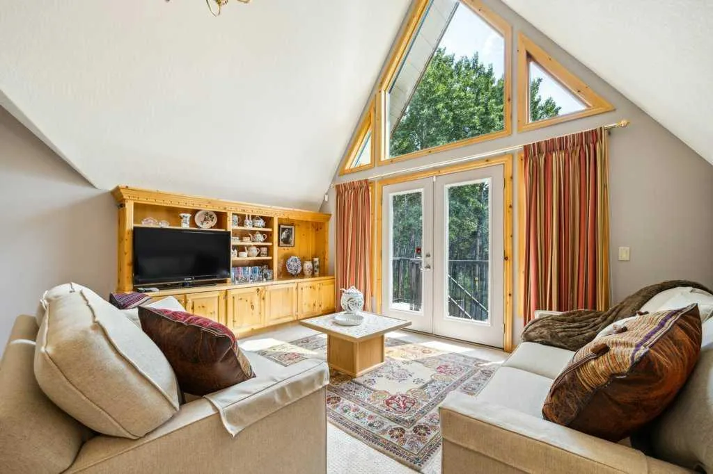3 Woodlands Estates