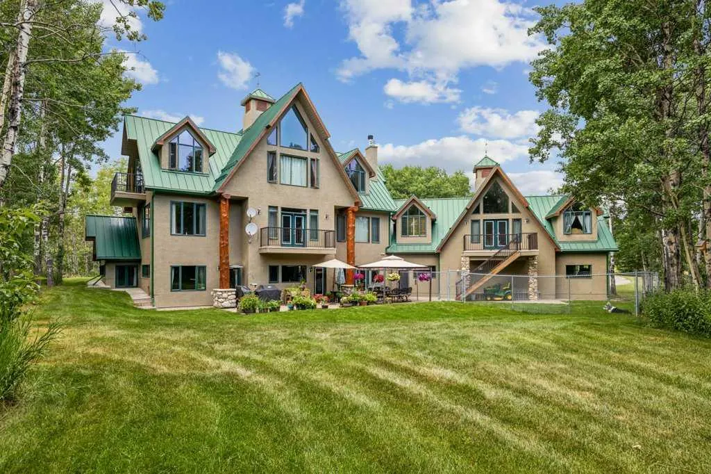 3 Woodlands Estates