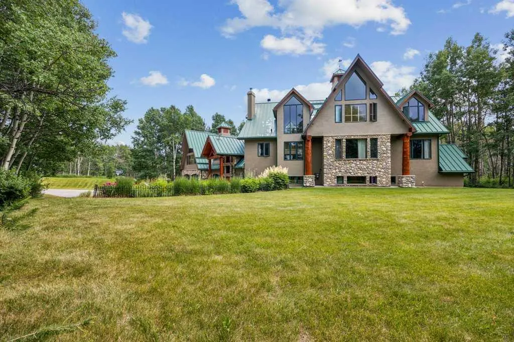 3 Woodlands Estates