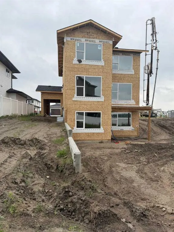 62 Vista Close