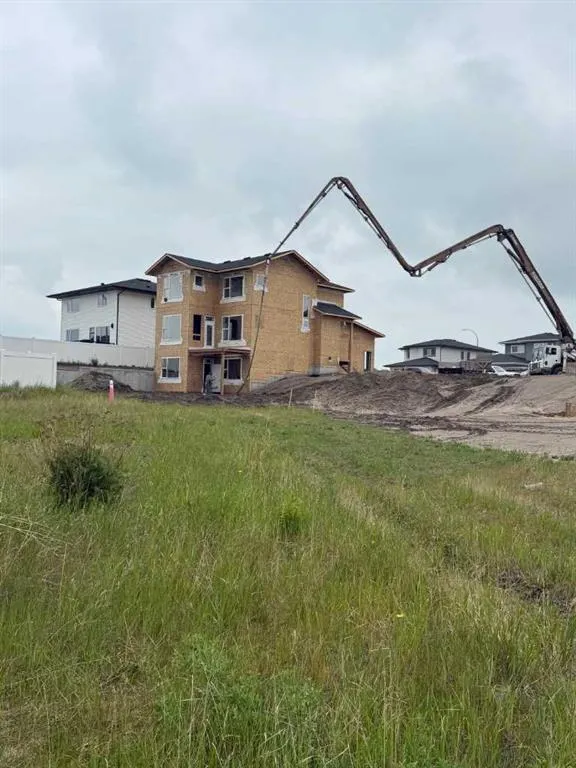 62 Vista Close
