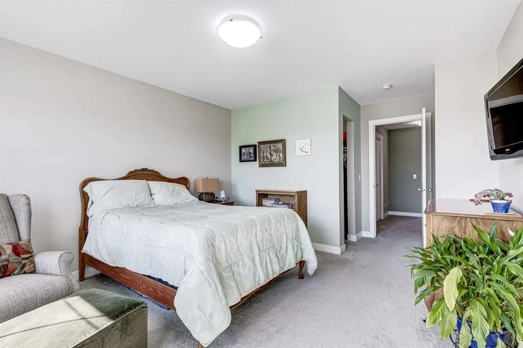 248 Midyard Lane SW