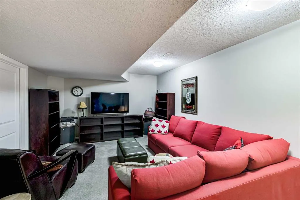 248 Midyard Lane SW