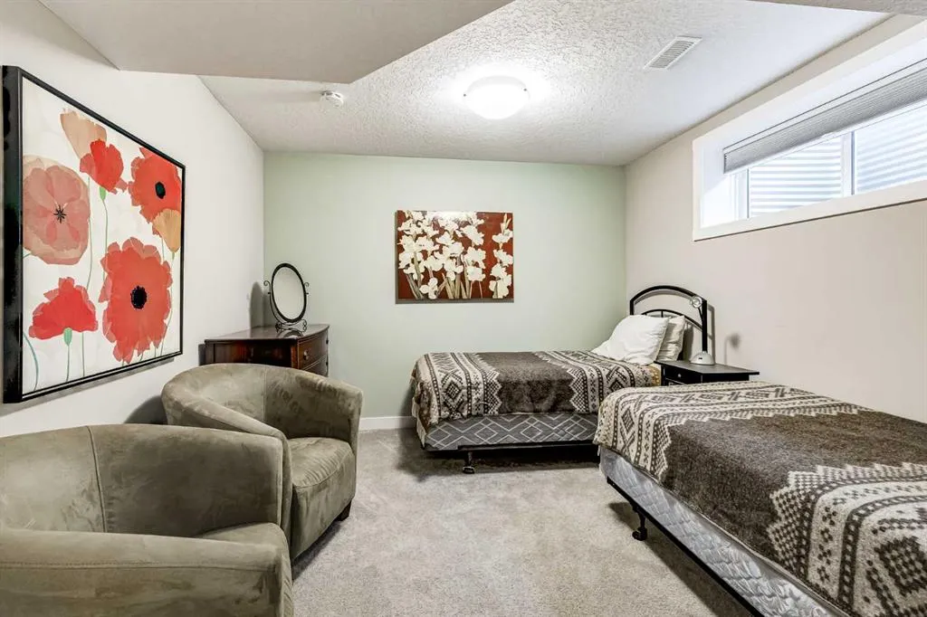 248 Midyard Lane SW