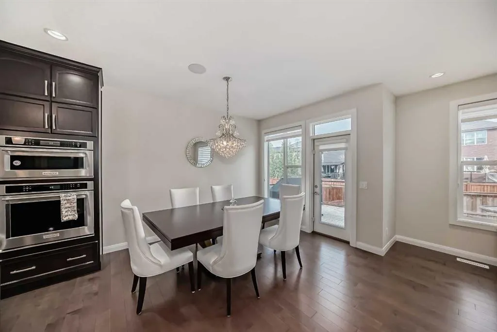 43 Evansglen Circle NW
