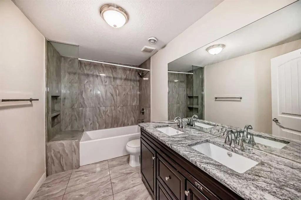 43 Evansglen Circle NW