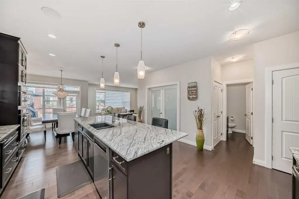 43 Evansglen Circle NW
