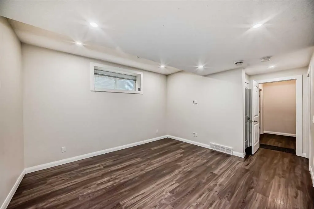 43 Evansglen Circle NW