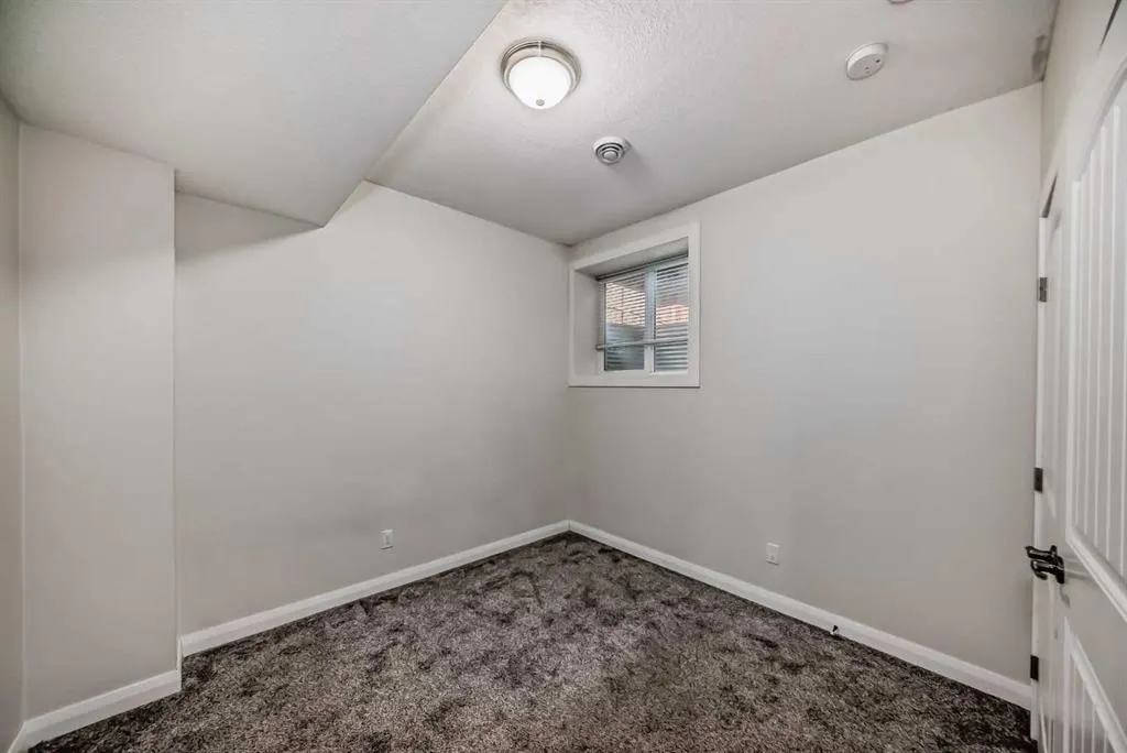 43 Evansglen Circle NW