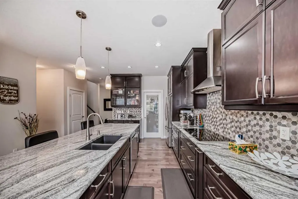 43 Evansglen Circle NW