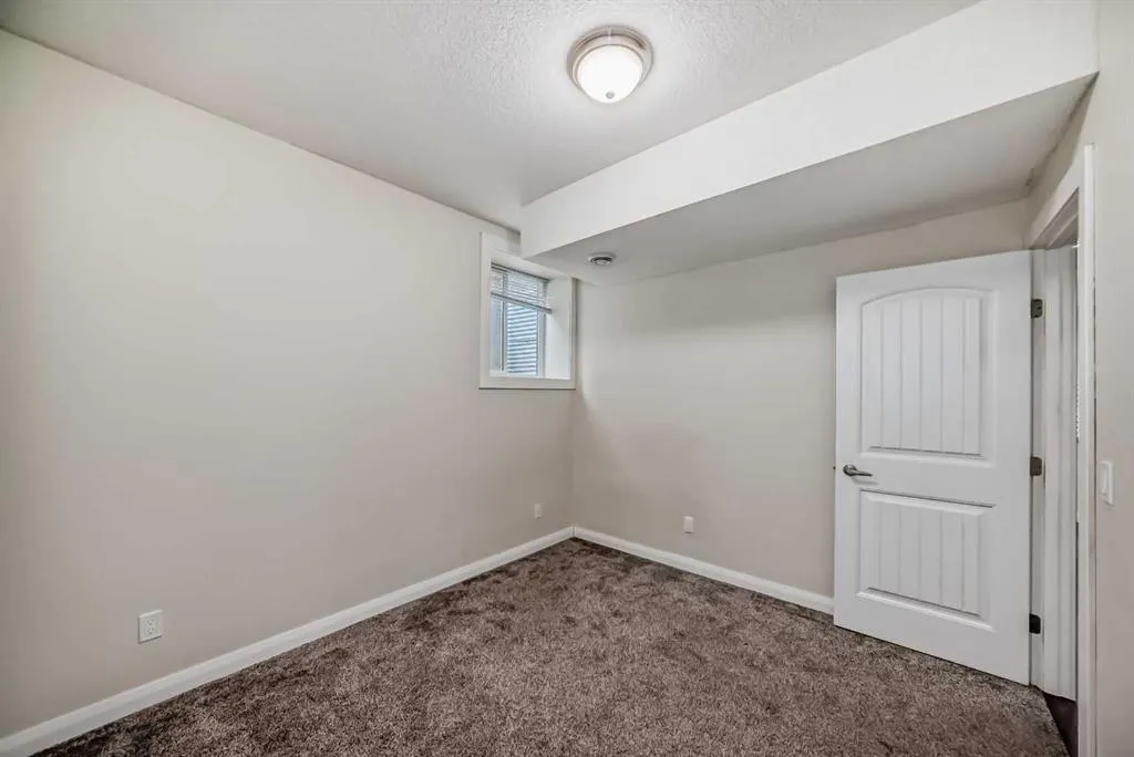 43 Evansglen Circle NW