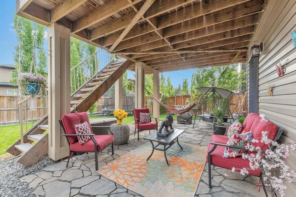 19 Mount Rae Heights
