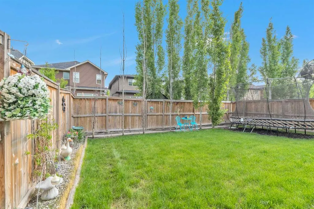 19 Mount Rae Heights