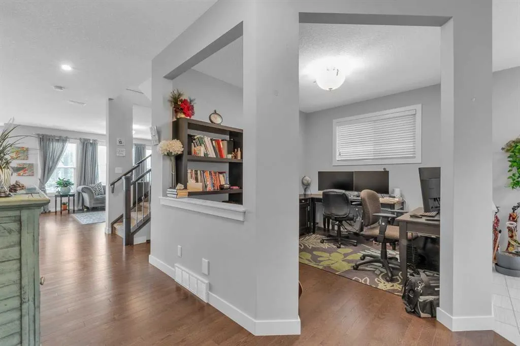 19 Mount Rae Heights