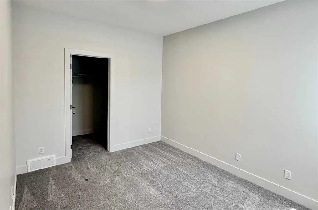 222 Arbour Lake View NW