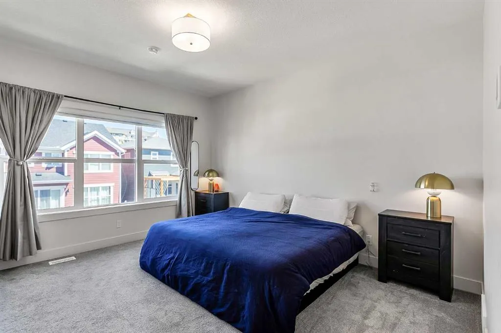 222 Arbour Lake View NW