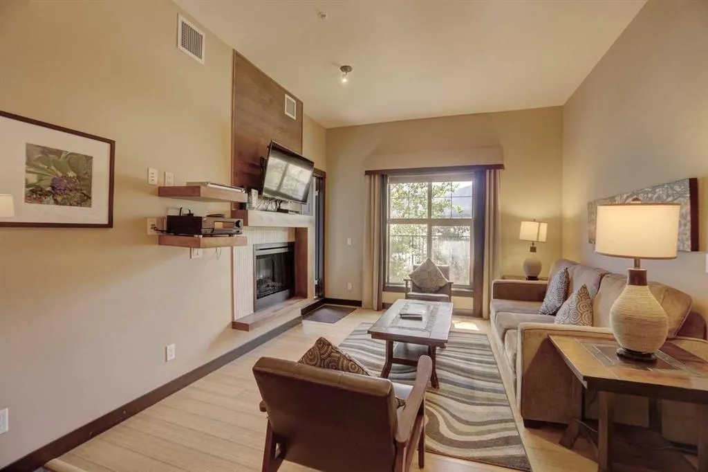 1818 Mountain Avenue, #106A