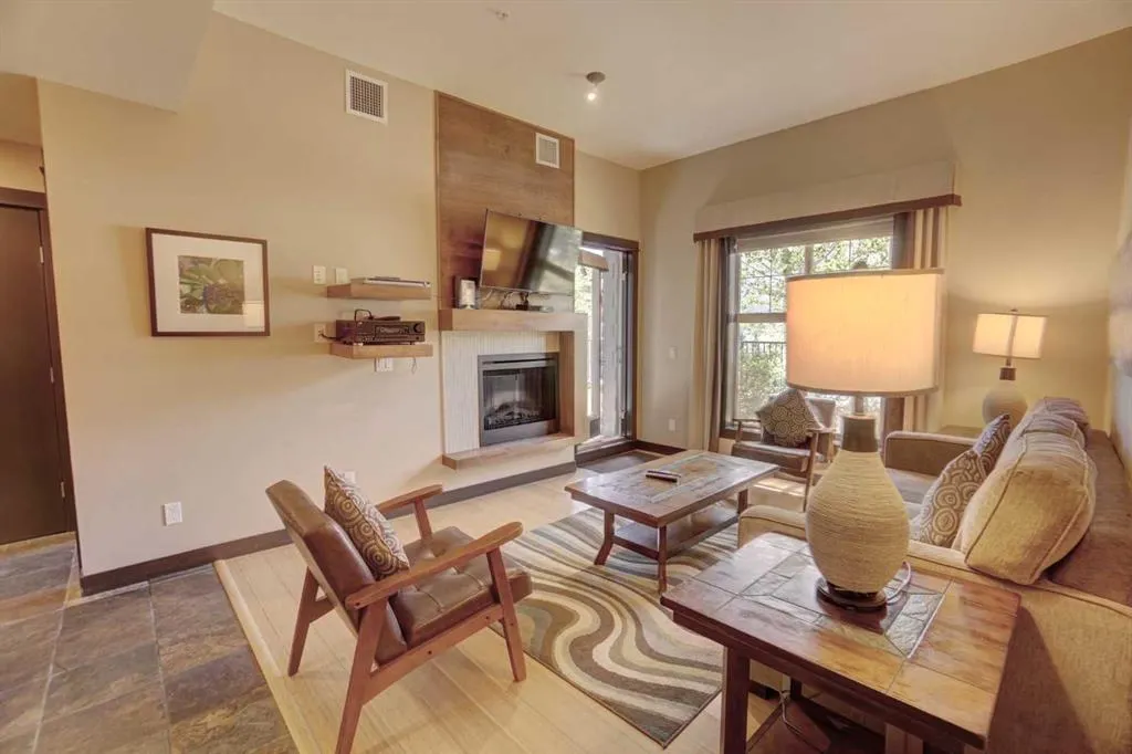 1818 Mountain Avenue, #106A