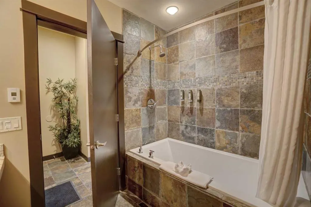 1818 Mountain Avenue, #106A