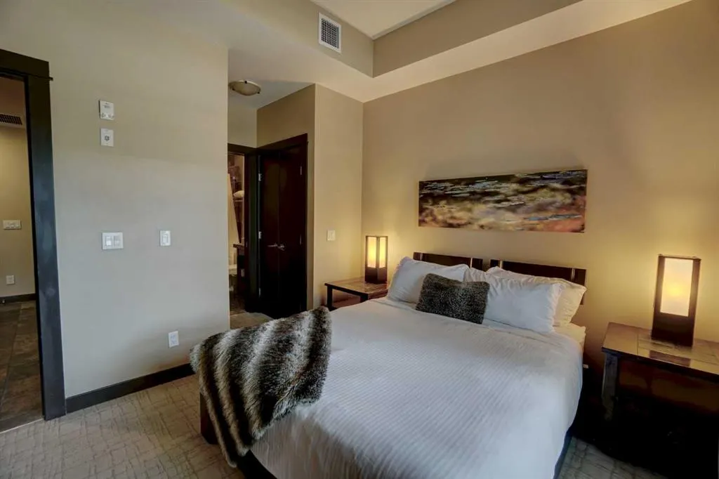 1818 Mountain Avenue, #106A