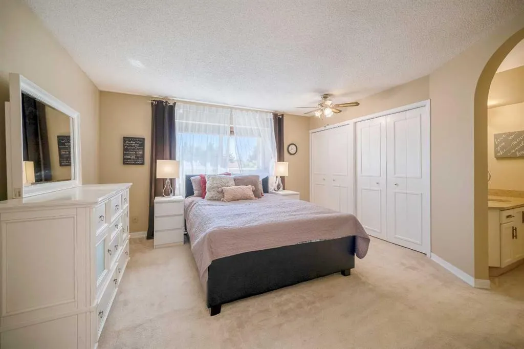 16 Sunhaven Way SE