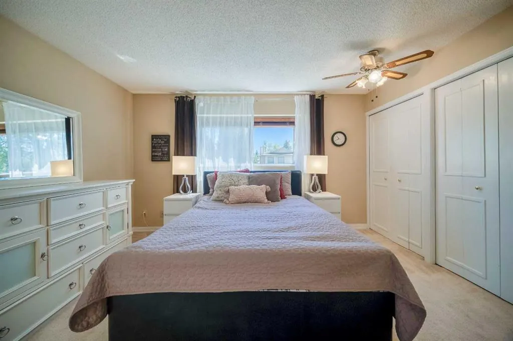 16 Sunhaven Way SE