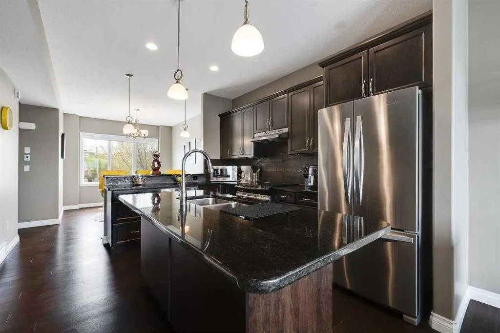 5210 Lakeshore Drive, #103