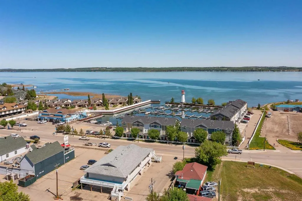 5210 Lakeshore Drive, #103