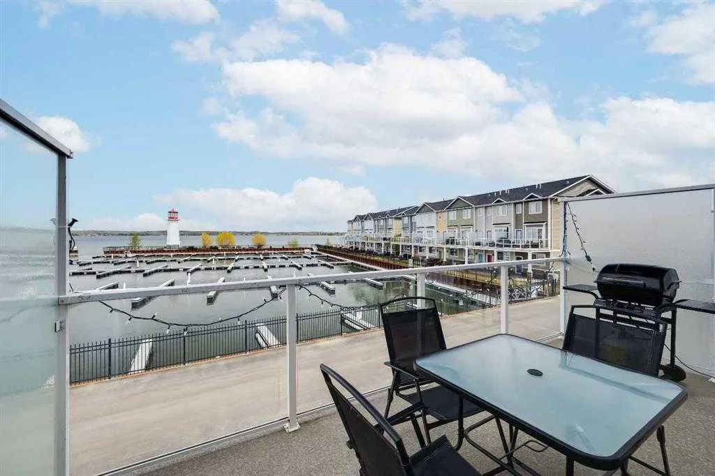 5210 Lakeshore Drive, #103
