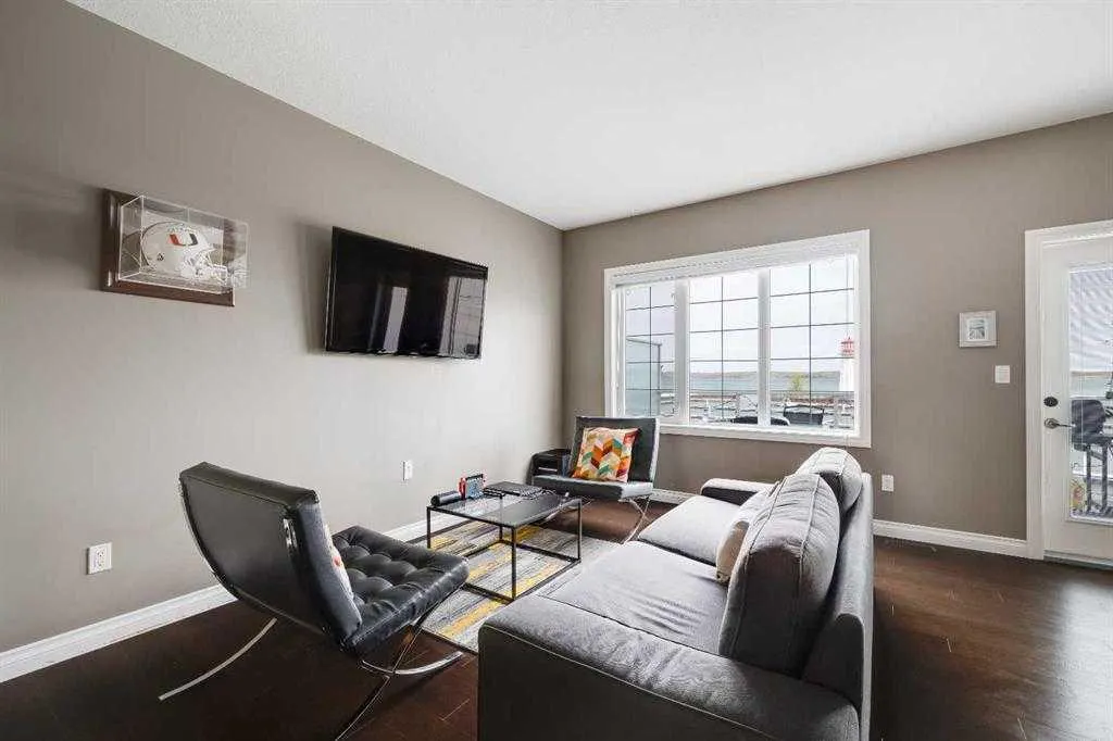 5210 Lakeshore Drive, #103