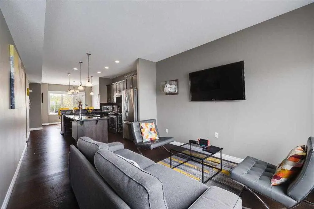 5210 Lakeshore Drive, #103