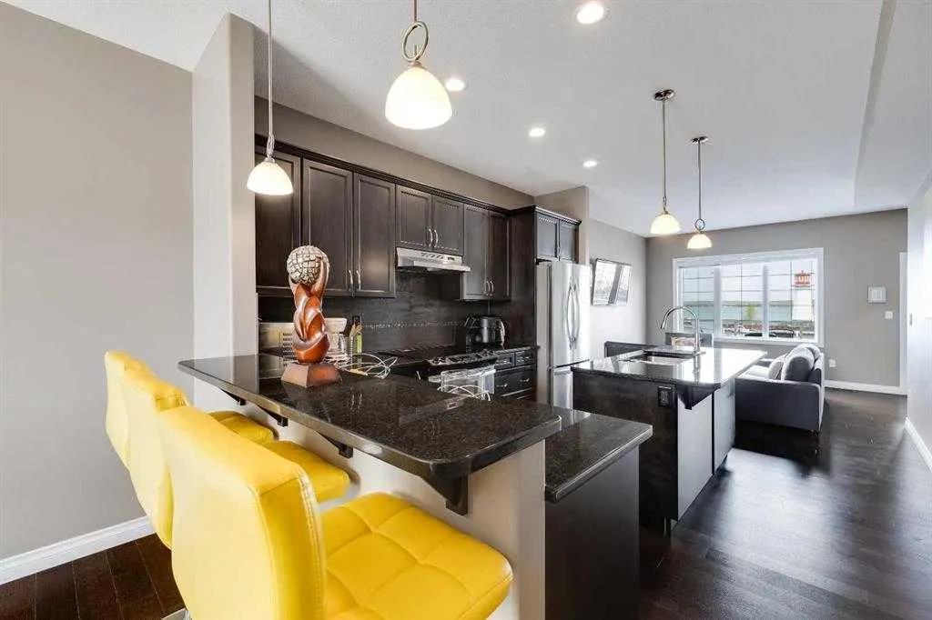 5210 Lakeshore Drive, #103