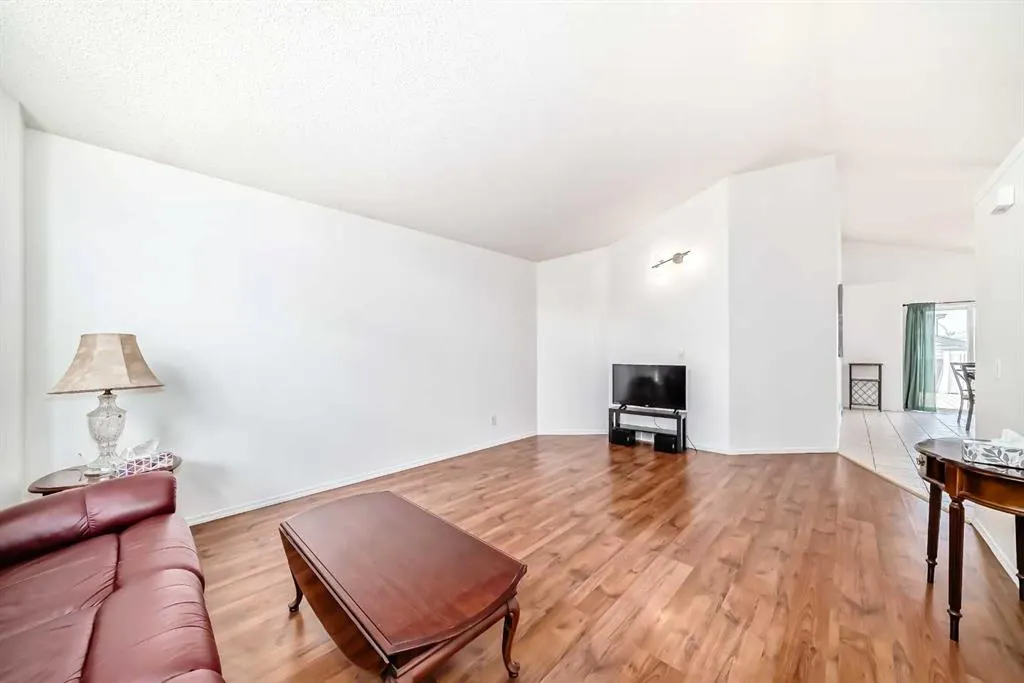 69 San Diego Manor NE