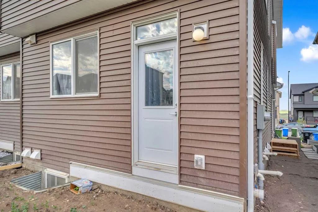 487 Tekarra Drive NW
