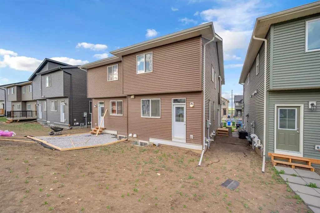 487 Tekarra Drive NW