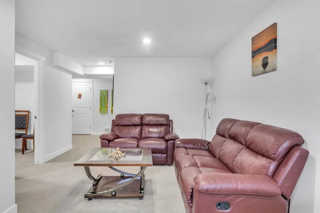 14 Redstone Mews NE