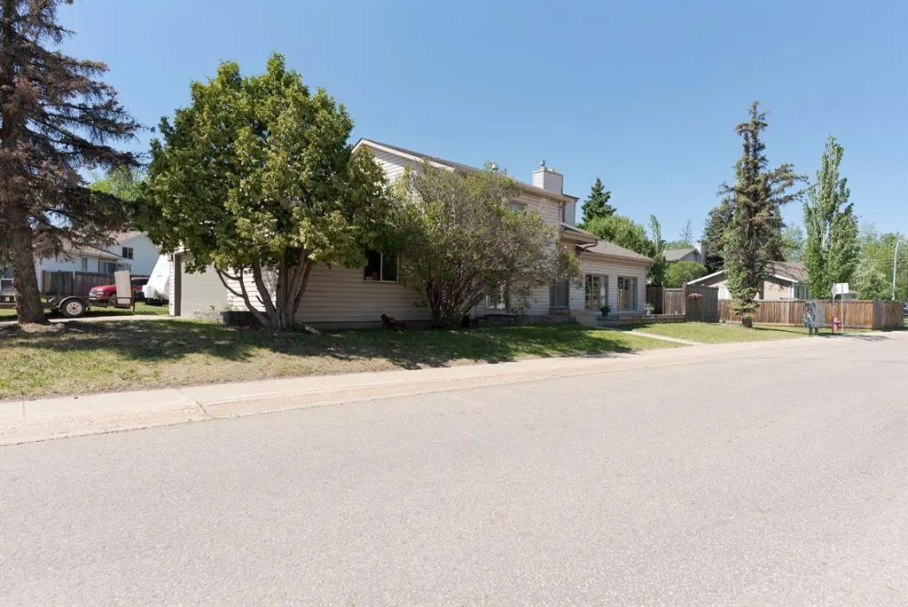105 Whiteoak Garden