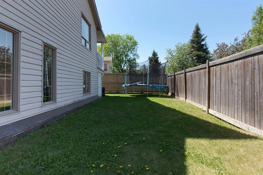 105 Whiteoak Garden