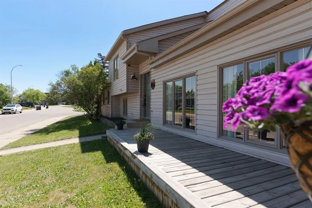 105 Whiteoak Garden