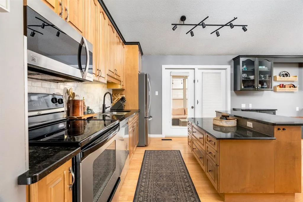 105 Whiteoak Garden