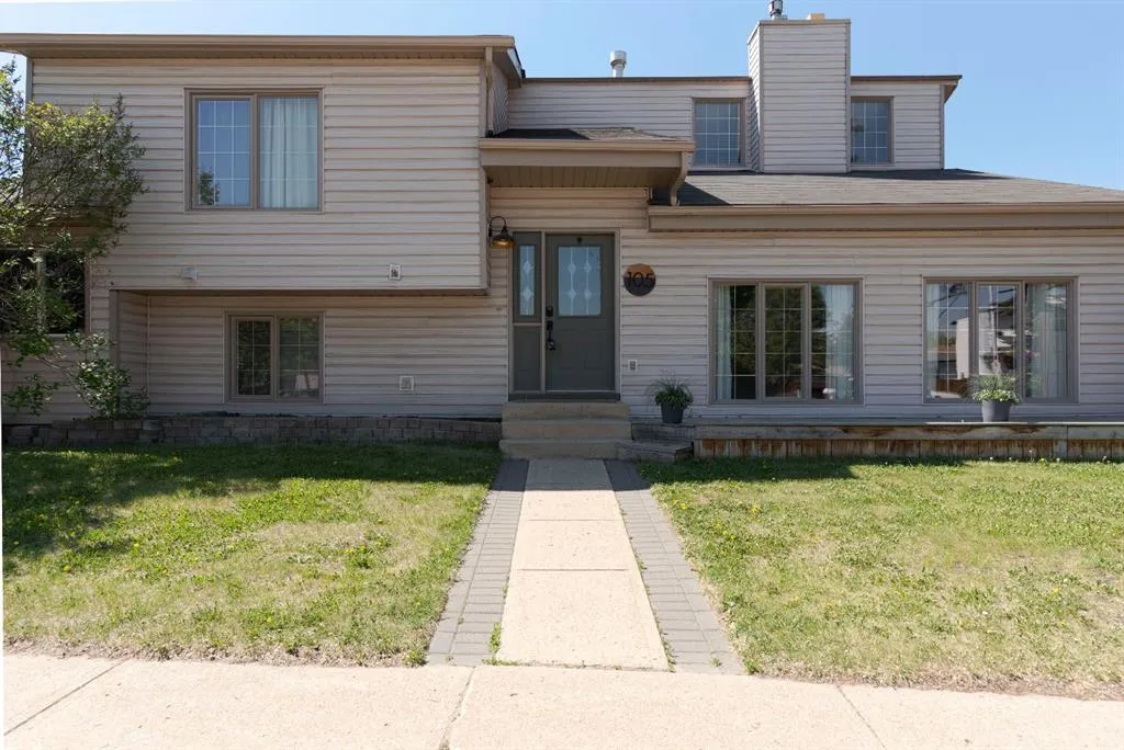 105 Whiteoak Garden